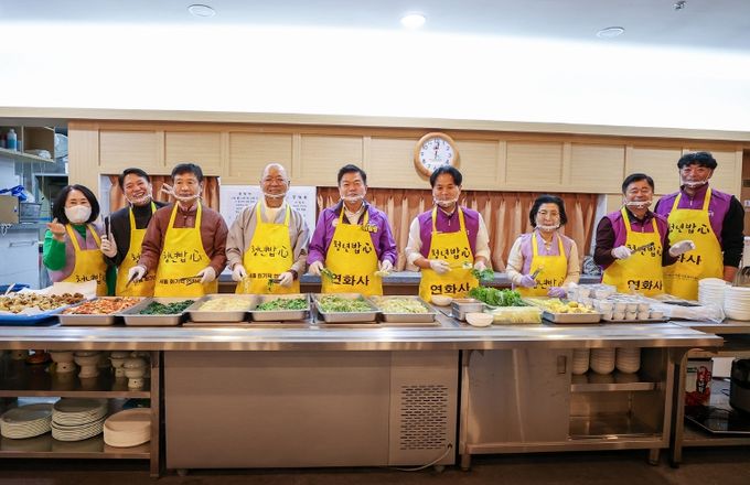 지난 4일 연화사에서 진행된 '청년밥心' 프로젝트 기념촬영