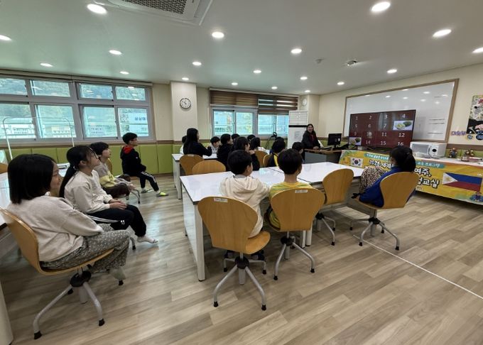 여주교육지원청, 이주배경 강사와 함께한 ‘세계를 담은 여주’ 상호문화 체험교실 성료