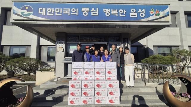 음성군 소이면 자유총연맹 여성회장, 경로당에 고구마 기탁