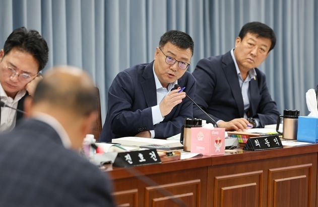 최동익 의원, 2025년 해양수산국 행정사무감사