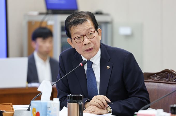 행정사무감사에 나선 이동현 의원