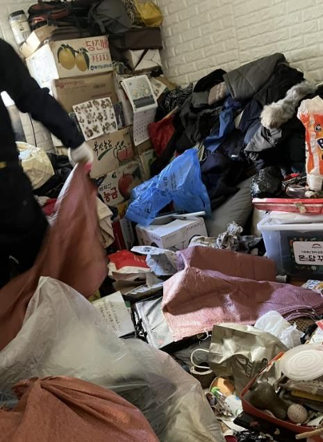 남양주시 호평동, 취약계층 주거환경 개선…집청소로 쓰레기로 가득한 집 깔끔히