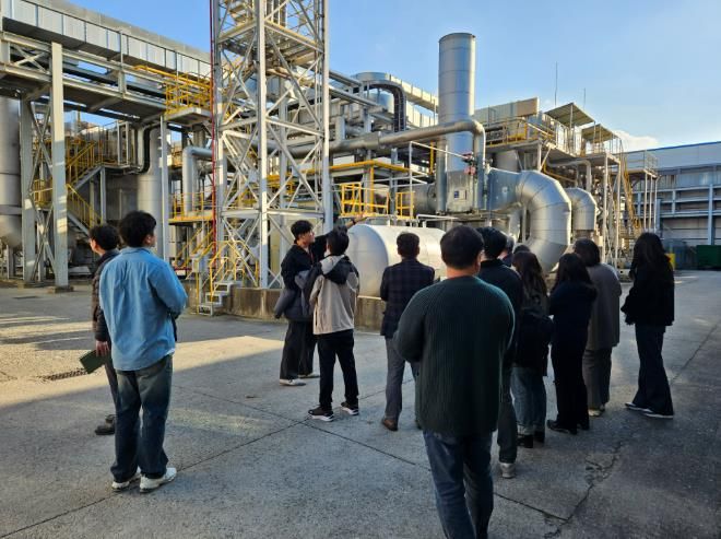 천안시는 14일 서북구 성거읍 소재 SK마이크로웍스솔루션즈(주)에서 ‘천안시 화학물질 배출저감 지역협의체’ 회의를 개최했다.