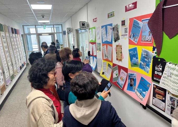 강화군노인문화센터, 평생교육 프로그램 작품발표회 성료