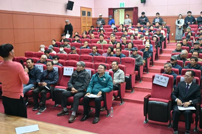 완주군의회 김재천 부의장, 발효사료 교육 통해 축산 현안 점검