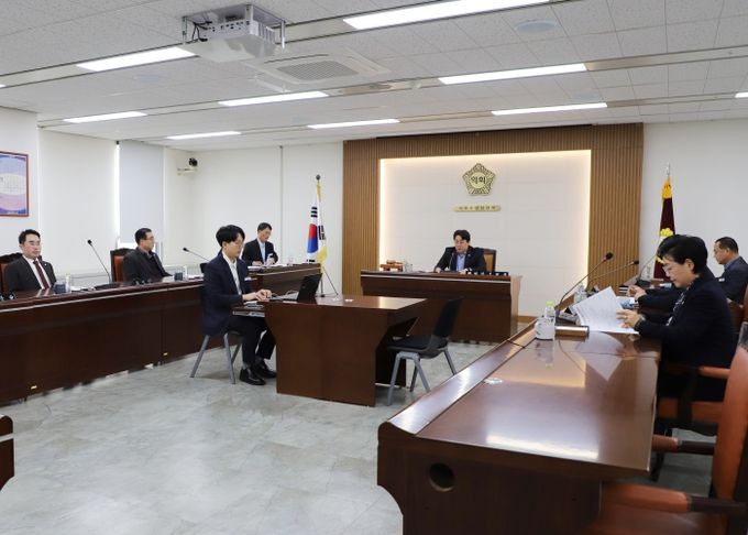 제258회 정례회 일정을 확정하는 금천구의회 의회운영위원회