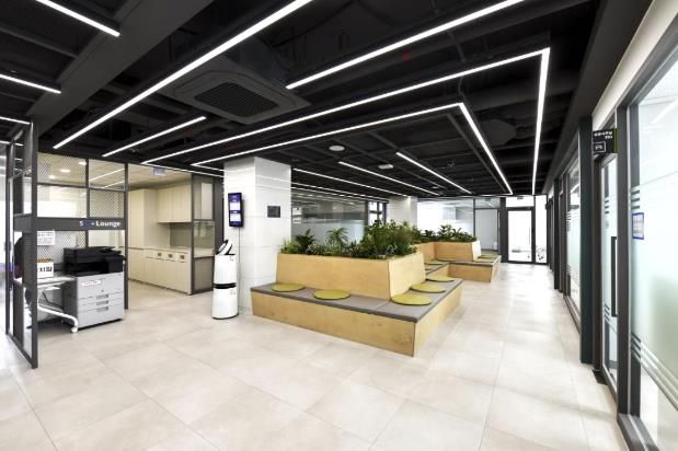강동50플러스센터 공유사무실 내부 전경
