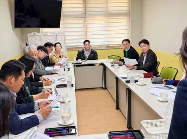 정재욱 경상남도의원, 충무공초 현장 방문… “아이들이 놀 공간, 충분히 확보해야”