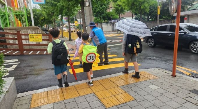 창원특례시, 2026년 노인일자리 사업 참여자 모집(노인장애인과)_노인일자리 노인공익활동 스쿨존지킴이