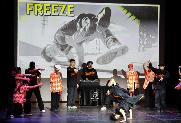 해설이 있는 스트리트댄스 <카르페디엠> 공연