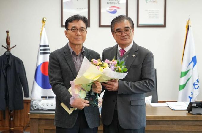서천군, 2025년 지방세 유공납세법인 감사패 수여(서천여객)