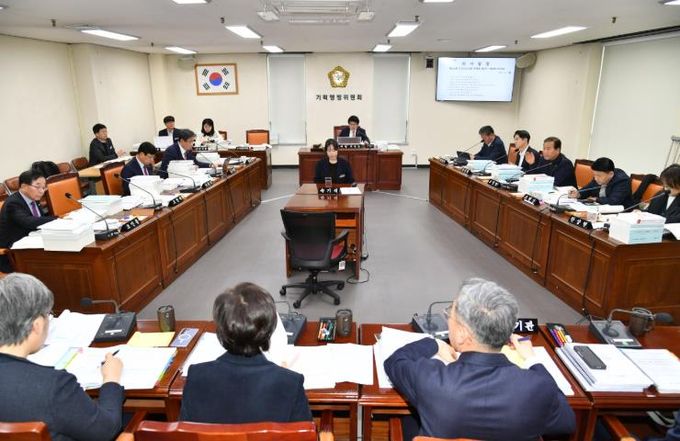 경상남도의회 기획행정위, “재정 효율성·절차적 정당성 확보해야”