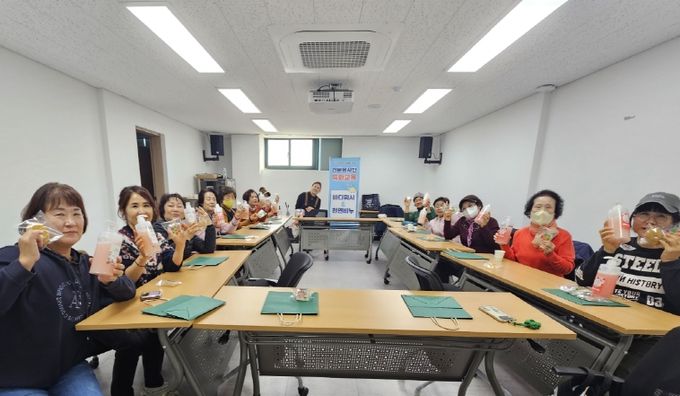 부안군 자원봉사센터, 천연 재료 활용 비누·바디워시 제작 교육 진행