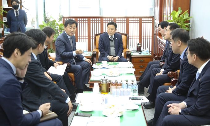 국회대광법심의국토위소위원회-국토위의원 만남