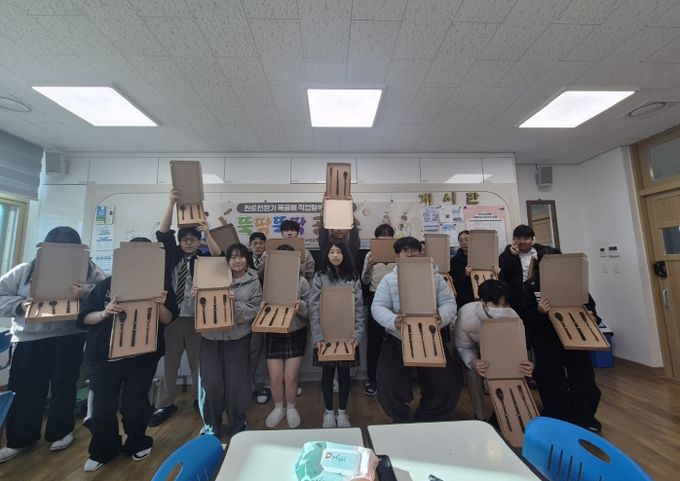 신안청소년문화의집 직업탐색 프로그램 뚝딱뚝딱 공작소