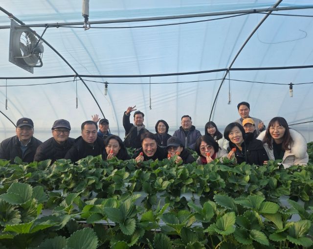 참석자 단체사진