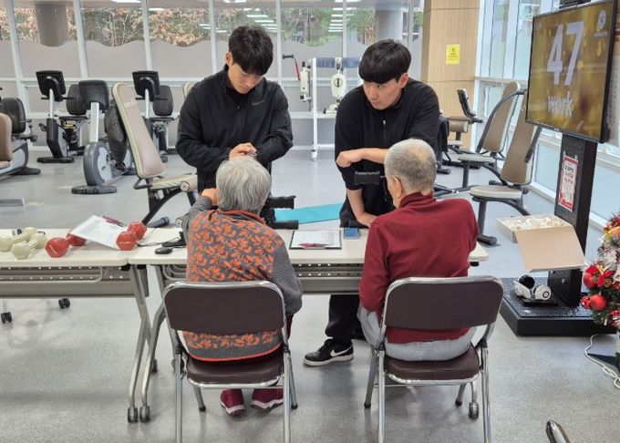 10일 등록 장애인을 대상으로 한 체력 측정 프로그램 ‘내 체력 바로 알기’ 프로그램 참여 모습