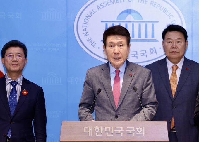 한국 철강산업 근간 흔들리는 위기 상황에 범정부 차원 공동 대응 호소