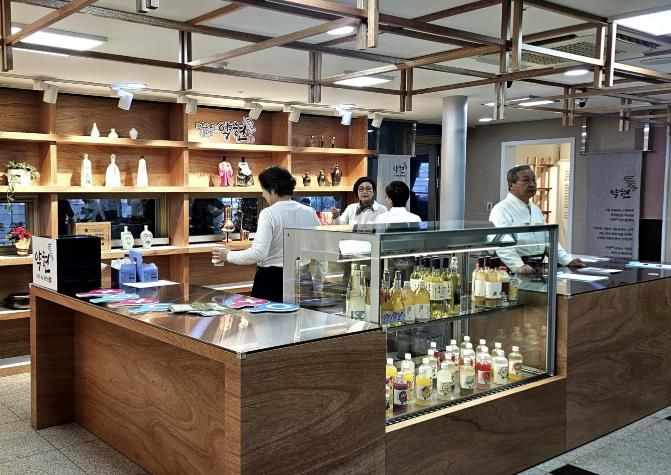 교육 중인 어르신들