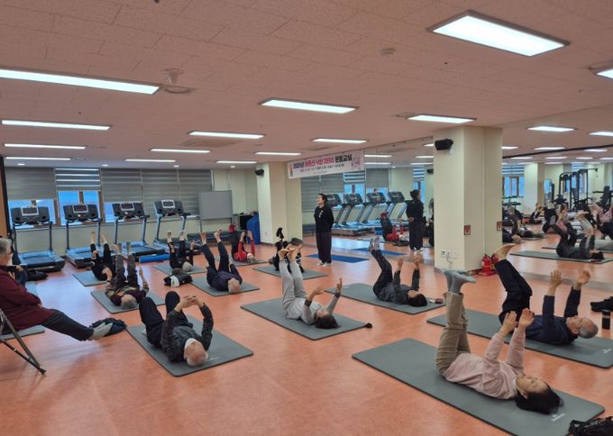 지난 한 달간 진행된 어르신 낙상 ZERO 운동 교실