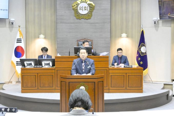 5분 자유발언하는 조정희 의원