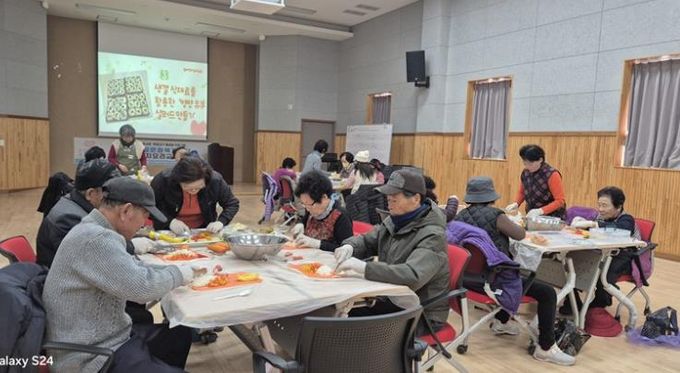 부안군 농어촌종합지원센터, 실버인지요리교육 운영