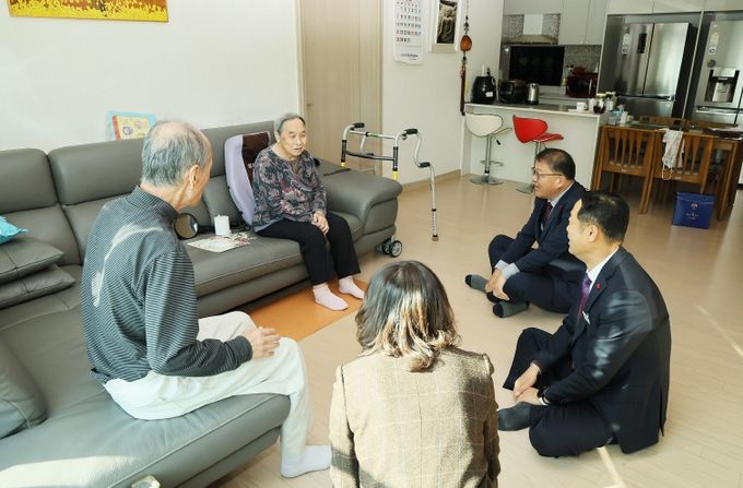 100세 이상 어르신 가정 방문