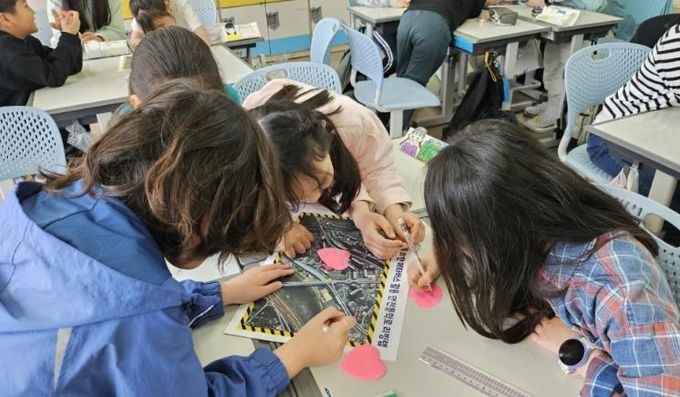 안전통학로 리빙랩 참여하는 모습