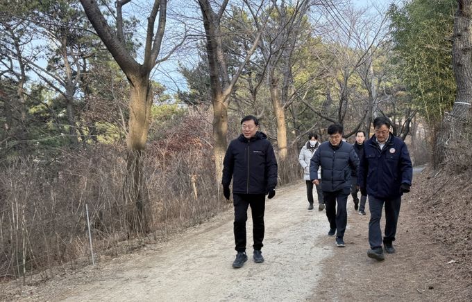 김종훈 동구청장 염포산 테마숲길 현장 확인