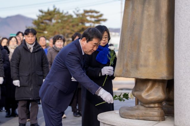 증평군 새해 첫날 연병호 항일역사 공원 참배
