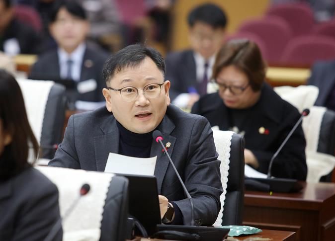 2045억이면 끝나는 줄 알았는데…시민 인식과 다른 시청사 계획, 불투명한 입지·선후 전도 행정