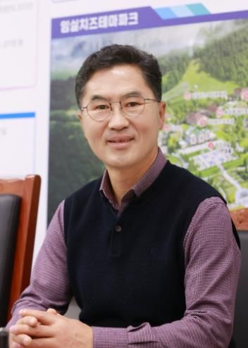 임실군, 강영구 관광치즈과장 대통령 표창…사계절 축제 성공 견인