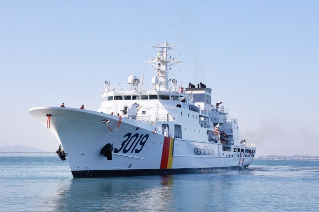 인천 해경 전용부두에 입항하고 있는 서특단 3019함