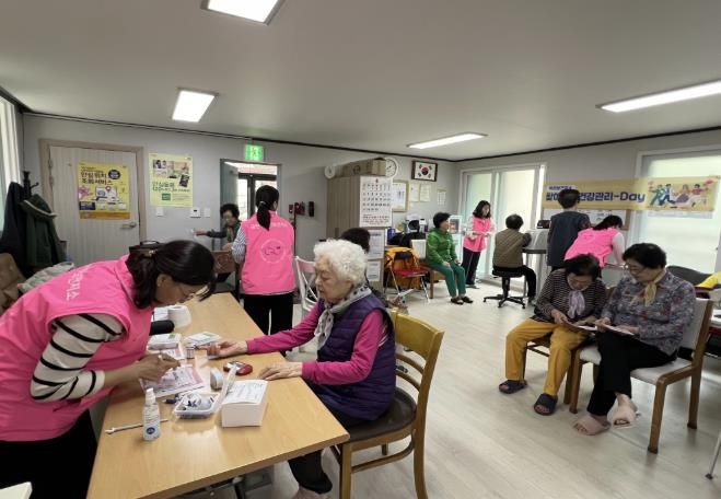 스마트경로당인 ‘산장경로당’ 건강DAY