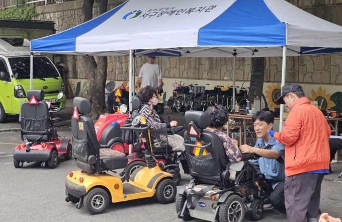 서구, 전동보장구 이용 장애인·노인 보험 지원