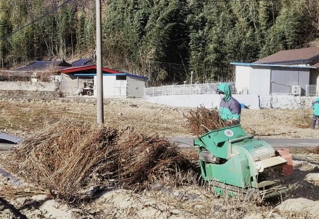 산청군, 영농부산물 찾아가는 파쇄지원 사업 추진