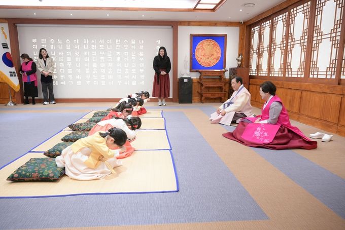 충녕어린이집 원아들과 함께하는 설날 세배 행사