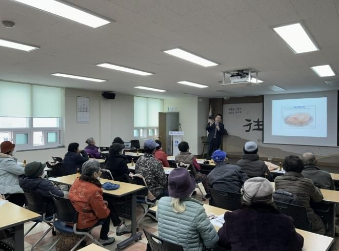 수원시 권선구 사회복지과, 2026 재활용품 수집 노인 안전교육 개최