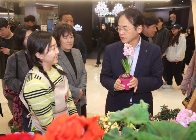 고양 화훼농가 돕기 플라워 팝업스토어’ 현장 방문