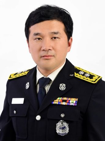 고 성치인 소방경