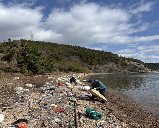 고성군, 미FDA 현장점검 대비 ‘해양쓰레기 취약지역 정화활동’ 펼쳐