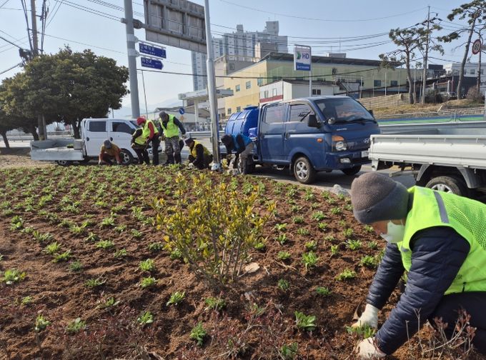 남해읍, 지역사회와 함께 아름다운 꽃동산 조성