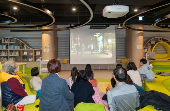 '봄밤, 벚꽃 그리고 찾아가는 영화관' 개최