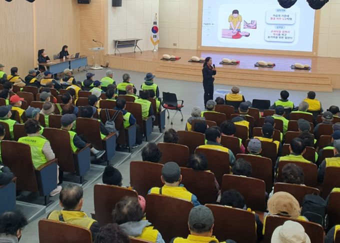 영도구, 노인일자리 팀장 어르신 대상 ‘현장 안전관리교육’ 실시