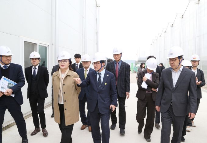 기후에너지환경부 장관, 상주시 스마트팜혁신밸리 수열에너지 도입 현장 방문