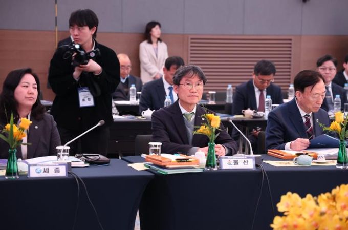 천창수 교육감이 26일 부산에서 열린 '제107회 대한민국교육감 협의회' 총회에서 제출한 아동학대 관련 안건이 전원합의로 의결됐다