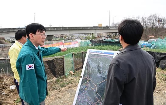 대구 동구청은 지난 30일, 하천·계곡 주변 불법 점용시설에 대한 점검과 관리를 위해 현장점검을 실시했다.