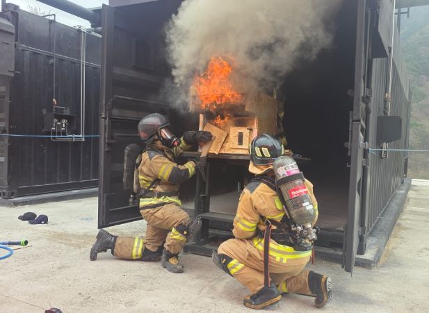 최신 실화재 훈련시설서 첫 정규 교육