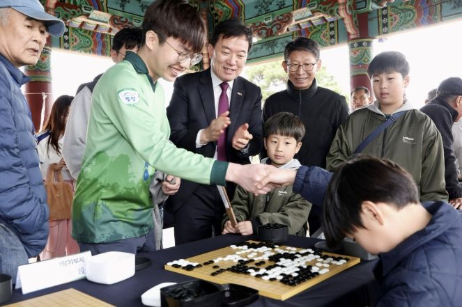 영암군, 고향사랑기부했더니 프로바둑기사와 '승부' 이색 답례품 눈길