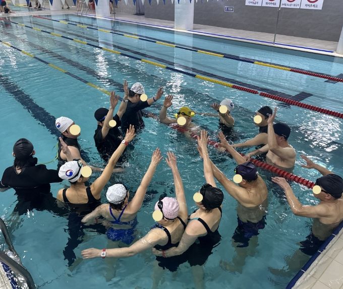 수중재활운동 프로그램 사진